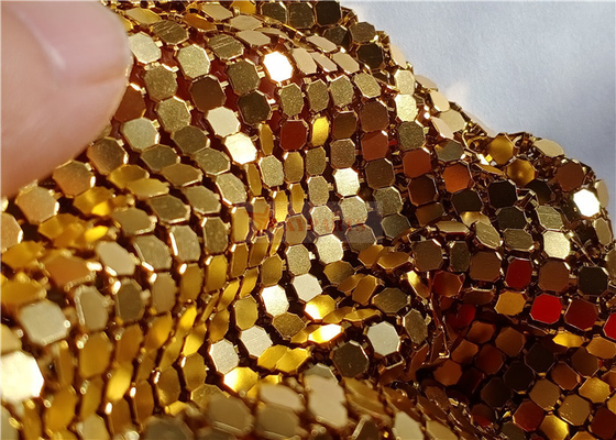 Vải vảy kim loại 3x3mm lấp lánh bằng vàng được sử dụng làm vách ngăn cho khách sạn, quán cà phê, câu lạc bộ, v.v.